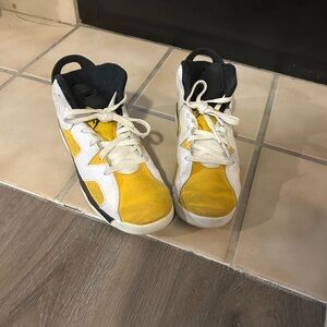 Jordan Kids Sneakers in Yellow and White